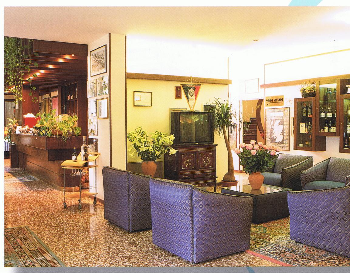 Hotel Piroga Padova Selvazzano Dentro Exterior photo
