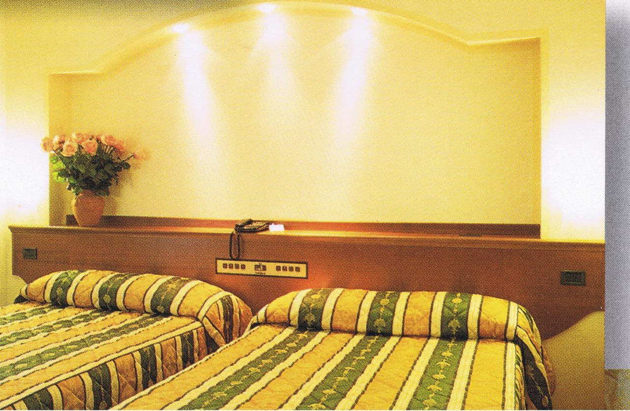 Hotel Piroga Padova Selvazzano Dentro Room photo