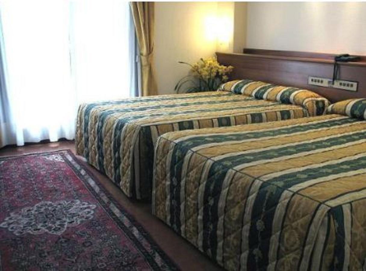 Hotel Piroga Padova Selvazzano Dentro Room photo